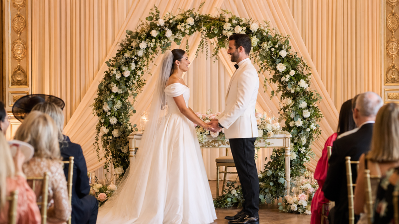 Officiant de cérémonie laïque à Maisons-Laffitte : une célébration élégante, festive et conviviale pour un mariage inoubliable