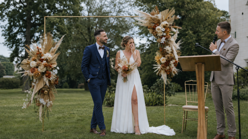 Officiant de cérémonie laïque à Taverny : une cérémonie conviviale sincère rythmée et riche en souvenirs précieux 